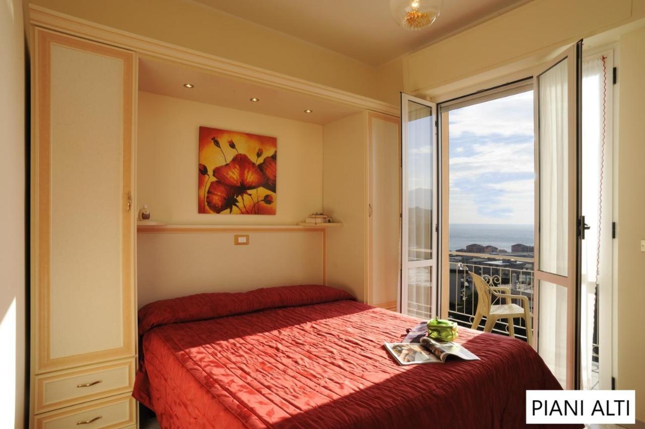 Residence Bellevue Apartments Пиетра Лигуре Екстериор снимка