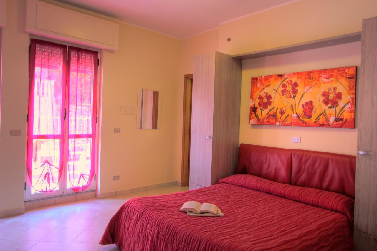 Residence Bellevue Apartments Пиетра Лигуре Екстериор снимка